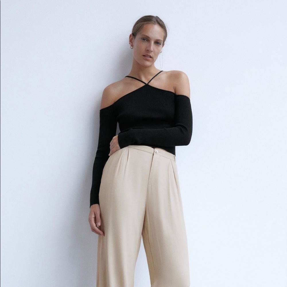 Zara Cut Out Knit Top (Size S)